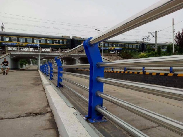 橋梁防撞護(hù)欄